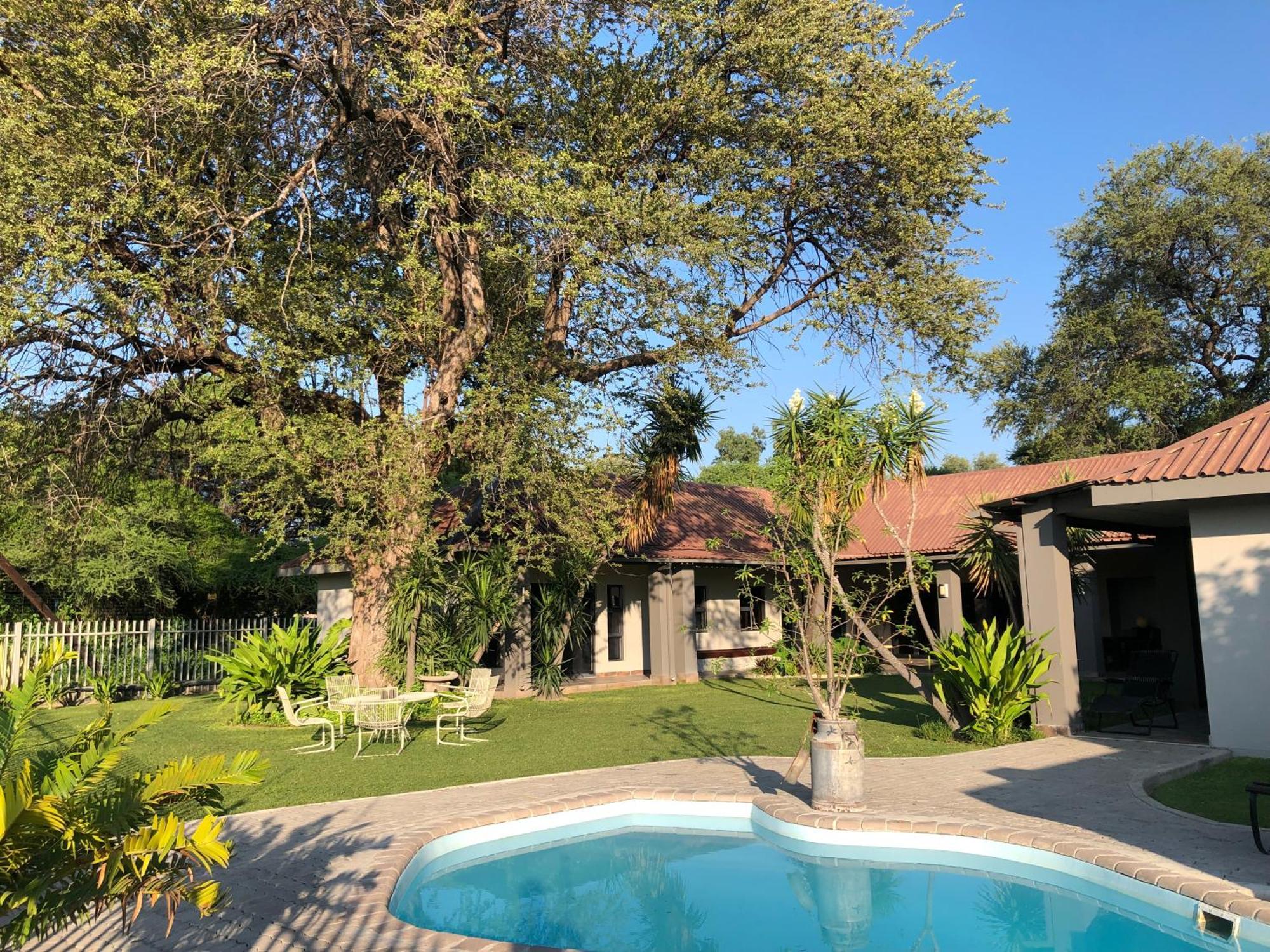 Riverise Guesthouse Maun Exteriör bild